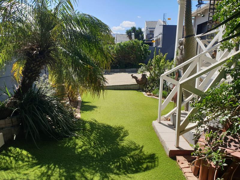 2 Bedroom Property for Sale in Gordons Bay Western Cape